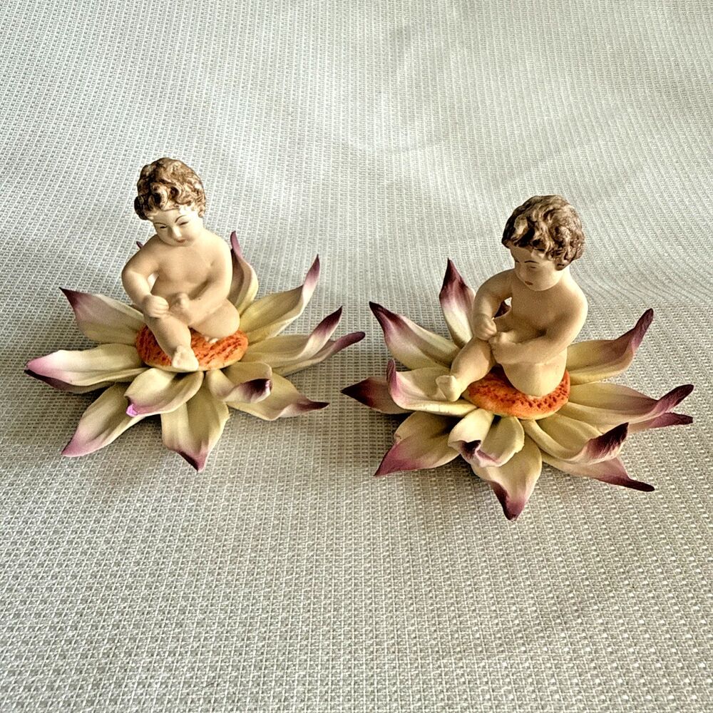 Vintage Capodimonte Baby in Lotus Flower Cherub Porcelain 4.5” Italy - Set of 2